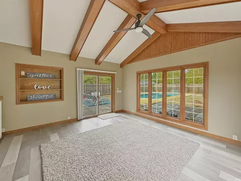 Living - 3716 E River Rd, Bluffton, IN 46714 photo 2 of 5