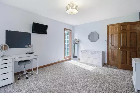 Bedroom - 3716 E River Rd, Bluffton, IN 46714 photo 4 of 5