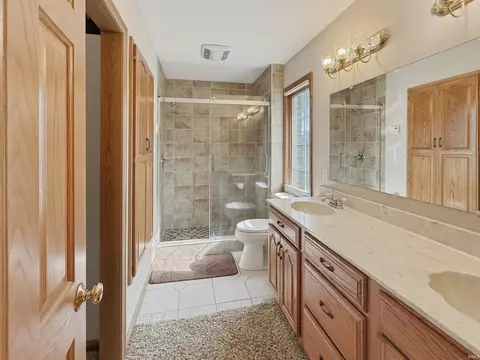 Bath - 3716 E River Rd, Bluffton, IN 46714 photo 2 of 4