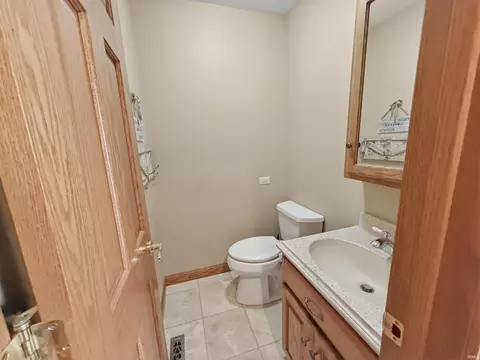 Bath - 3716 E River Rd, Bluffton, IN 46714 photo 1 of 4
