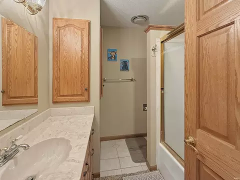 Bath - 3716 E River Rd, Bluffton, IN 46714 photo 3 of 4