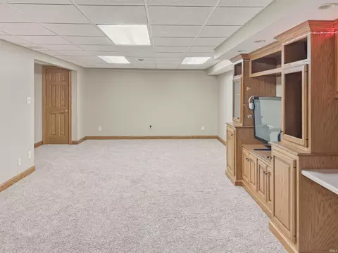 Living - 3716 E River Rd, Bluffton, IN 46714 photo 5 of 5