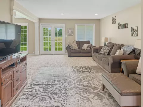 Living - 3716 E River Rd, Bluffton, IN 46714 photo 1 of 5