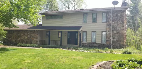 19321 Edinburgh Dr, South Bend, IN 46614