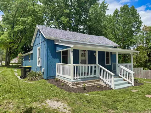 220 S Walnut St, Ellettsville, IN 47429