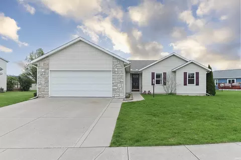 10888 Golden Pheasant Dr, Osceola, IN 46561