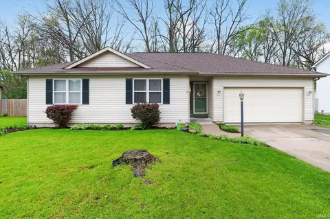 10106 Ashwood Forest Dr, Osceola, IN 46561