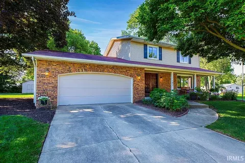 52399 Cavalier Ct, South Bend, IN 46635