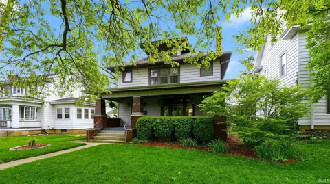 2710 West Dr, Fort Wayne, IN 46805