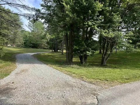 6655 E Gross Rd, Bloomington, IN 47401 photo 4