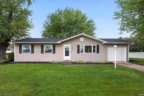 2802 Hampton Rd, Mishawaka, IN 46544