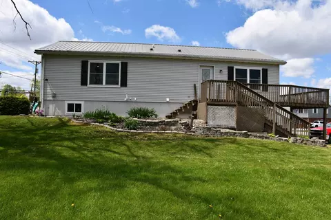 9730 N Marine Key Dr, Syracuse, IN 46567