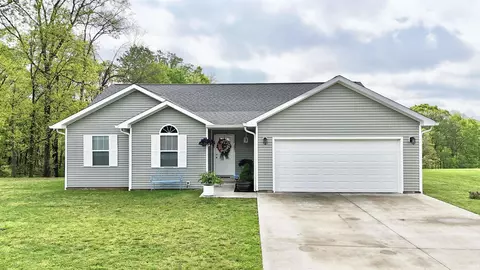 65 Brinegar Dr, Springville, IN 47462