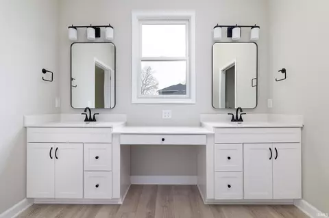 Bath - 5510 S Crop Cir, Bloomington, IN 47403 photo 2 of 6