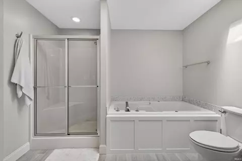 Bath - 5118 N Echo Bnd, Bloomington, IN 47404 photo 3 of 4