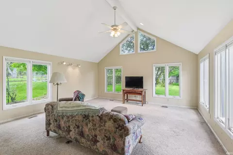 2729 Bellevue Dr, Fort Wayne, IN 46825