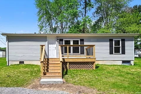 412 S Maple St, Milford, IN 46542