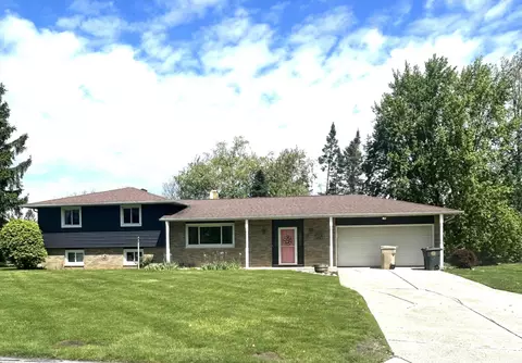 1237 Hampshire Dr, South Bend, IN 46614