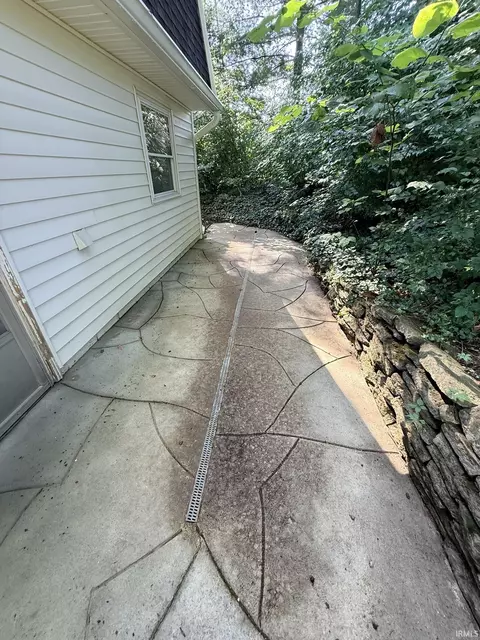 Exterior - 1310 E Prairie Dr, Bloomington, IN 47408 photo 6 of 16