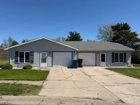 231233 Henry Pl #231/233, Angola, IN 46703