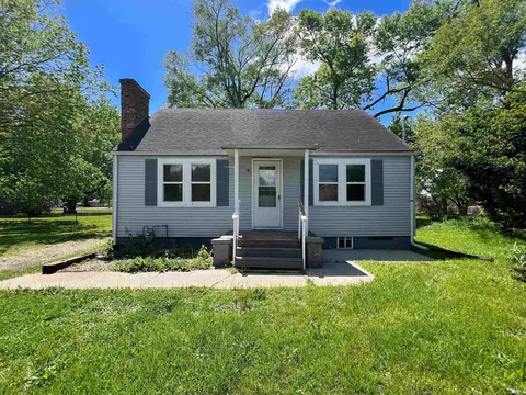 1503 E 21st St, Muncie, IN 47302