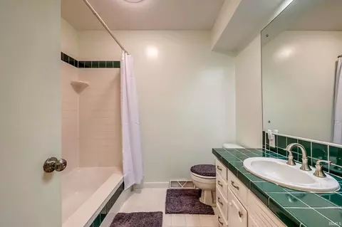 Bath - 1325 Elliston Dr, Bloomington, IN 47401 photo 3 of 4