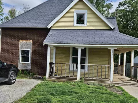 6 W Meredith St, Frankfort, IN 46041