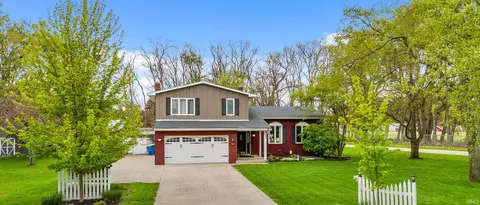 53040 Glenmoor St, Elkhart, IN 46514