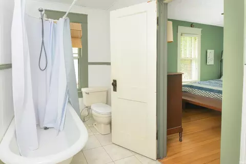 Bath - 306 E Hillside Dr, Bloomington, IN 47401 photo 1 of 3