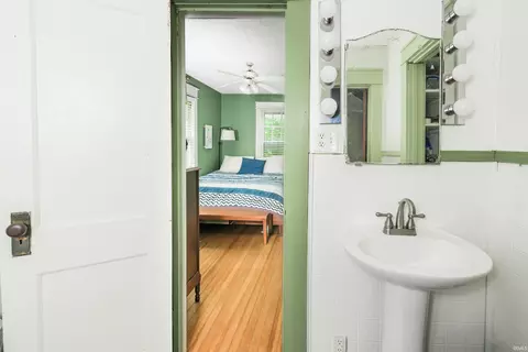 Bath - 306 E Hillside Dr, Bloomington, IN 47401 photo 2 of 3
