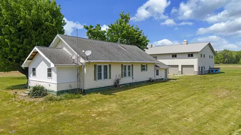 7000 E 500 N, Patoka, IN 47666