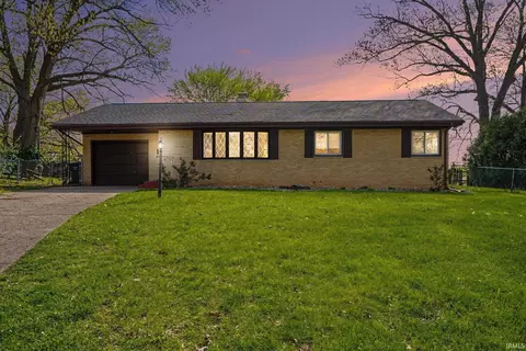 3627 Brentwood Dr, South Bend, IN 46628