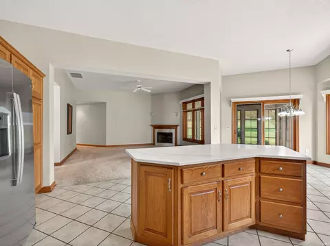Kitchen - 1908 Bent Tree Ct, Auburn, IN 46706 photo 4 of 4