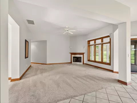 Living - 1908 Bent Tree Ct, Auburn, IN 46706 photo 3 of 5