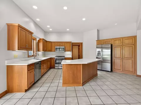 Kitchen - 1908 Bent Tree Ct, Auburn, IN 46706 photo 1 of 4