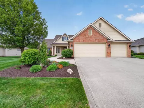 Exterior - 1908 Bent Tree Ct, Auburn, IN 46706 photo 2 of 8