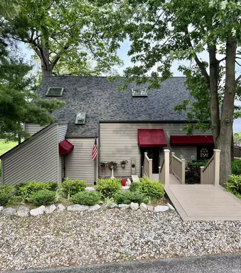 1112 Brubaker St, Warsaw, IN 46580