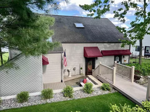 1112 Brubaker St, Warsaw, IN 46580