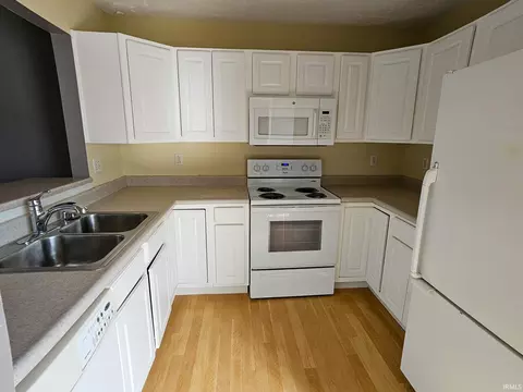 Kitchen - 3987 S Cramer Cir, Bloomington, IN 47403 photo 2 of 2