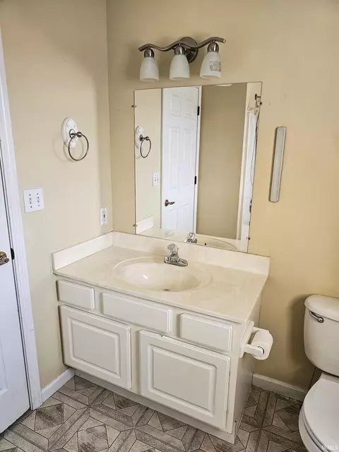 Bath - 3987 S Cramer Cir, Bloomington, IN 47403 photo 4 of 5