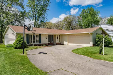 4221 Darby Dr, Fort Wayne, IN 46815