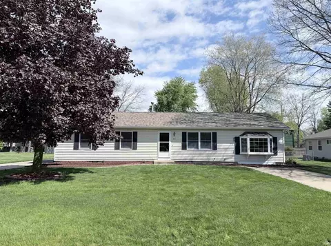 213 S William St, North Liberty, IN 46554