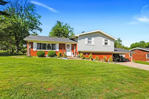 917 S Eighth St, Boonville, IN 47601