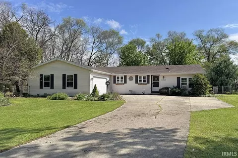51940 Audra Dr, Elkhart, IN 46514