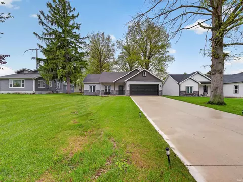 5686 Rothman Road Xing, Fort Wayne, IN 46835