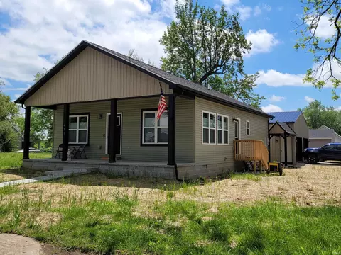 431 E Washington St, Oakland City, IN 47660