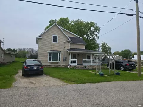 104 Vandalia St, La Paz, IN 46537