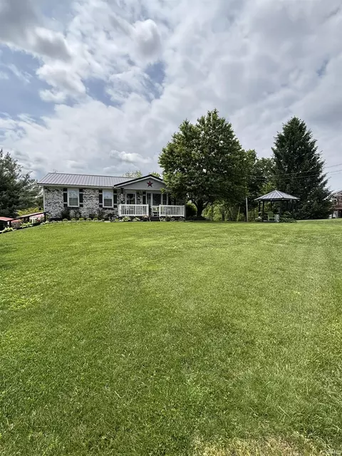 550 W Water Tower Rd, Salem, IN 47167