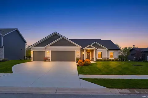 5329 Greyson Heights Dr, Auburn, IN 46706