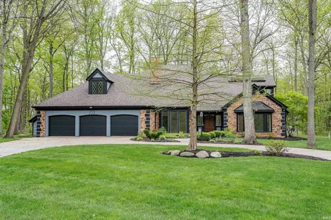 713 Rollingwood Ln, Fort Wayne, IN 46845